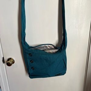 Crossbody tablet bag